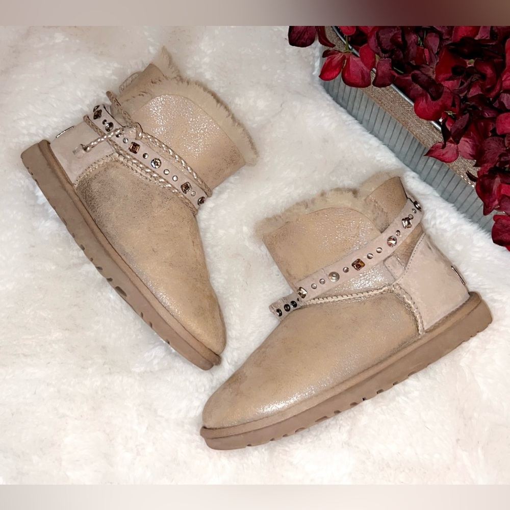 UGG Renn Boot in Sand - Picture 3 of 12